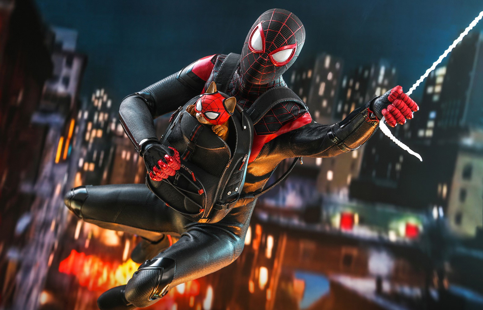 Une figurine pour Spider-Man Miles Morales et Spider-Cat par Hot